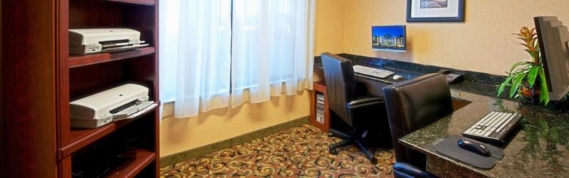 Express I-10 East By Ihg Hotel 2*